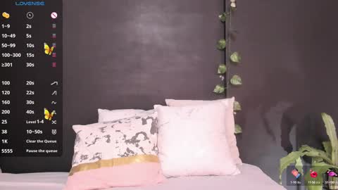 Snapshot of mariateresa11 chatting on 02/23/25, 10:49 Theressa online show from 02/23/25, 10:49