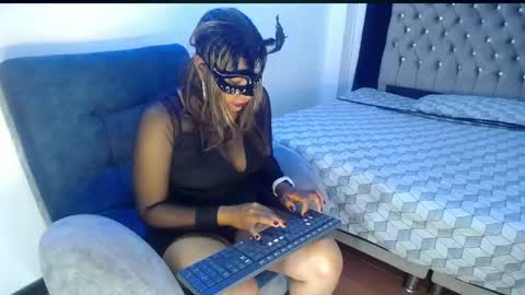 maribel_vega online show from 05/01/26, 02:54