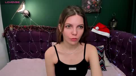 Mary 3 online show from 12/25/24, 01:42