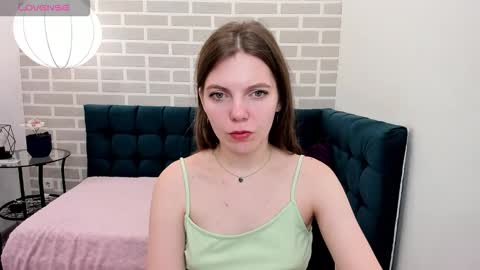 Mary 3 online show from 10/05/25, 01:48