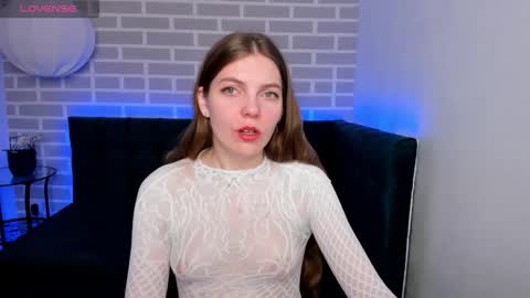 Mary 3 online show from 10/17/25, 01:42