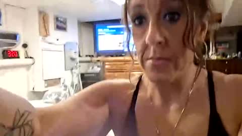 Snapshot of mariecastle517 chatting on 03/23/26, 07:18 mariecastle517 online show from 03/23/26, 07:18