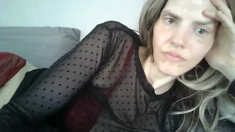 Snapshot of mariejojo chatting on 06/10/26, 03:00 Mariejojo online show from 06/10/26, 03:00