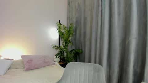 Snapshot of mariel_lie chatting on 05/29/26, 01:36 Mariel online show from 05/29/26, 01:36