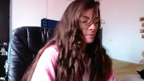 Snapshot of mariel_sins21 chatting on 02/12/25, 05:05 Mariie online show from 02/12/25, 05:05