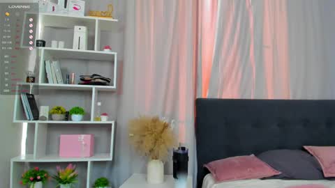 Sophia is hereTry my private online show from 02/24/25, 09:32