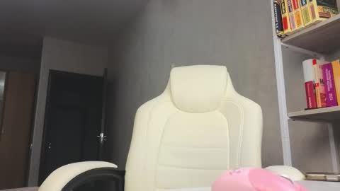 Marietta online show from 10/12/25, 01:32