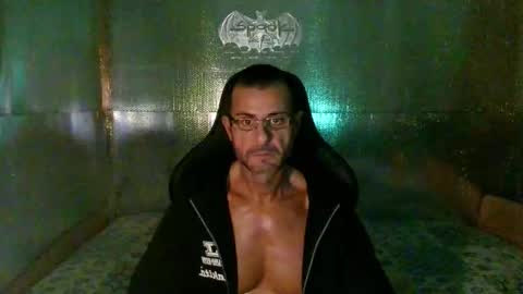 Snapshot of mariettee chatting on 12/21/25, 10:33 Djpegasus online show from 12/21/25, 10:33