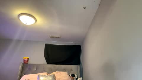 Snapshot of mariexxx22 chatting on 11/29/25, 07:17 eMariexxx online show from 11/29/25, 07:17