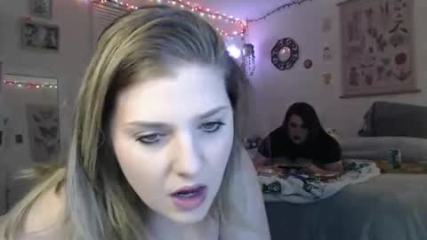 Snapshot of marigoldrue chatting on 02/10/25, 05:25 marigoldrue online show from 02/10/25, 05:25