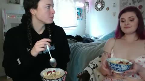 Snapshot of marigoldrue chatting on 02/25/25, 08:41 marigoldrue online show from 02/25/25, 08:41