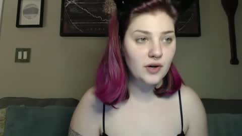 Snapshot of marigoldrue chatting on 03/01/25, 02:15 marigoldrue online show from 03/01/25, 02:15