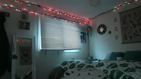 Snapshot of marigoldrue chatting on 03/04/25, 06:50 marigoldrue online show from 03/04/25, 06:50