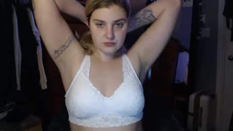 Snapshot of marigoldrue chatting on 09/26/25, 03:10 marigoldrue online show from 09/26/25, 03:10