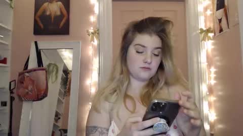 Snapshot of marigoldrue chatting on 01/09/26, 10:33 marigoldrue online show from 01/09/26, 10:33