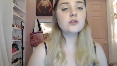 Snapshot of marigoldrue chatting on 01/14/26, 12:27 marigoldrue online show from 01/14/26, 12:27