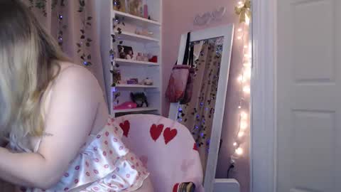 Snapshot of marigoldrue chatting on 04/01/26, 12:33 marigoldrue online show from 04/01/26, 12:33