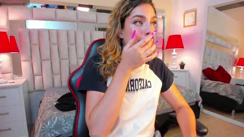 mariiahneedles online show from 02/05/25, 05:20