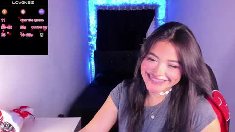 Snapshot of mariiana_hasper chatting on 03/11/25, 12:11 Mariana Hasper online show from 03/11/25, 12:11