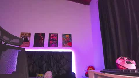 Mariana Hasper online show from 10/31/25, 05:41