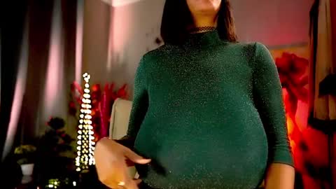 Snapshot of mariicha chatting on 02/08/25, 06:43 Nikita - Scroll down and read my bio please. New Pictures in Bio online show from 02/08/25, 06:43