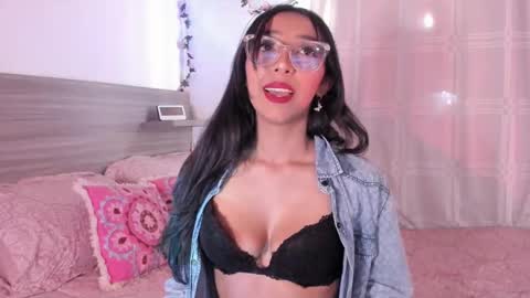 Snapshot of marijaneh chatting on 12/03/25, 01:53 Luna Dulk online show from 12/03/25, 01:53