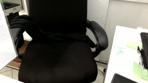 Snapshot of marikapikkola chatting on 11/06/25, 03:57 Mary... online show from 11/06/25, 03:57