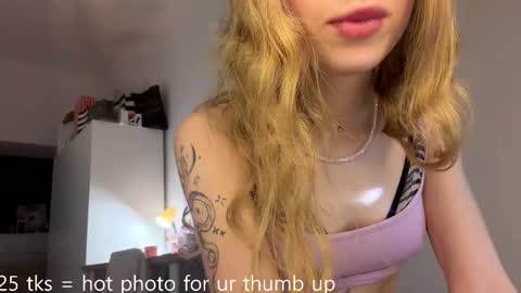 Snapshot of mariluspringle chatting on 03/03/26, 04:46 Elisabeth online show from 03/03/26, 04:46