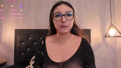 Snapshot of marilyndackaria_ chatting on 05/12/26, 12:35 Marilyn online show from 05/12/26, 12:35