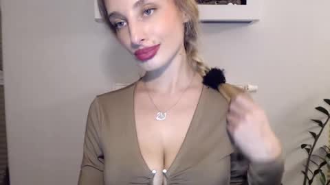 Snapshot of marilyndevilish chatting on 01/16/25, 06:59 MarilynDevilish online show from 01/16/25, 06:59