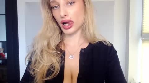 Snapshot of marilyndevilish chatting on 01/29/25, 11:30 MarilynDevilish online show from 01/29/25, 11:30