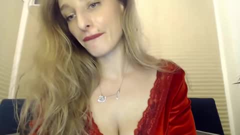 Snapshot of marilyndevilish chatting on 03/06/25, 07:32 MarilynDevilish online show from 03/06/25, 07:32