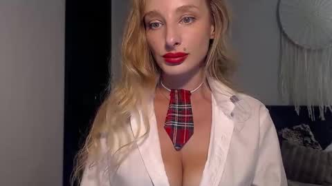 Snapshot of marilyndevilish chatting on 09/10/25, 07:47 MarilynDevilish online show from 09/10/25, 07:47