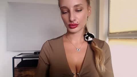 Snapshot of marilyndevilish chatting on 09/17/25, 07:32 MarilynDevilish online show from 09/17/25, 07:32