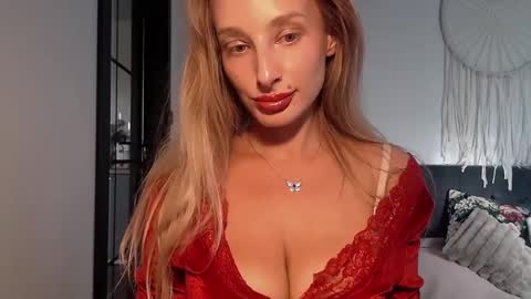Snapshot of marilyndevilish chatting on 09/22/25, 03:03 MarilynDevilish online show from 09/22/25, 03:03