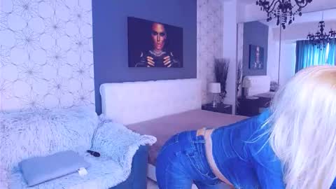 Mary Mais online show from 12/15/25, 08:07