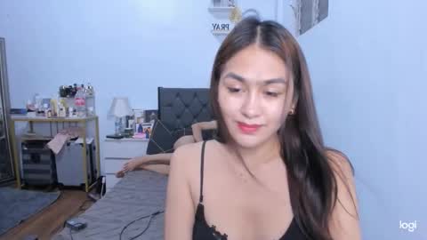 Snapshot of marimaraldama chatting on 03/08/26, 08:01 Anngilbuena online show from 03/08/26, 08:01