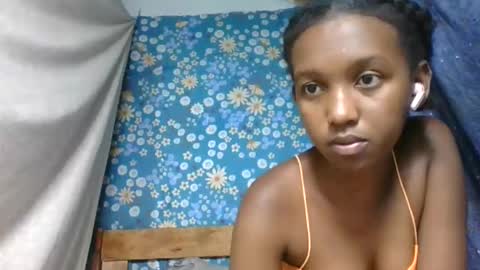Snapshot of marinagold69 chatting on 05/24/26, 02:11 marinagold69 online show from 05/24/26, 02:11