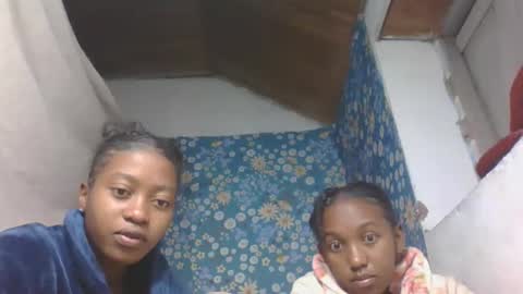Snapshot of marinagold69 chatting on 05/28/26, 02:53 marinagold69 online show from 05/28/26, 02:53