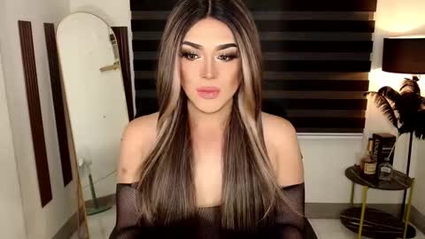 Snapshot of marinamorets chatting on 12/21/24, 02:52 marina online show from 12/21/24, 02:52