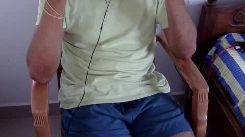 Snapshot of marinavine chatting on 11/24/25, 06:24 The SHY UncutBoy online show from 11/24/25, 06:24