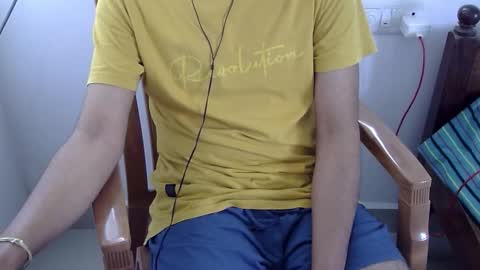 Snapshot of marinavine chatting on 01/17/26, 05:34 The SHY UncutBoy online show from 01/17/26, 05:34