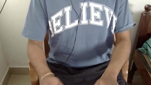 Snapshot of marinavine chatting on 02/01/26, 04:22 The SHY UncutBoy online show from 02/01/26, 04:22