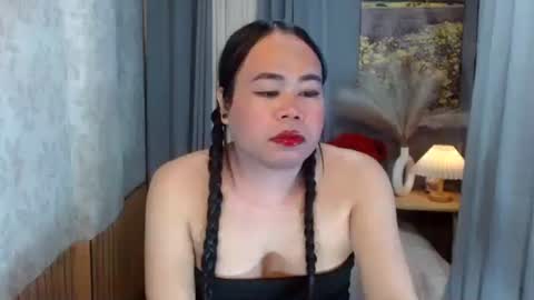 Snapshot of mariposa_911 chatting on 03/26/26, 01:17 LEAH online show from 03/26/26, 01:17
