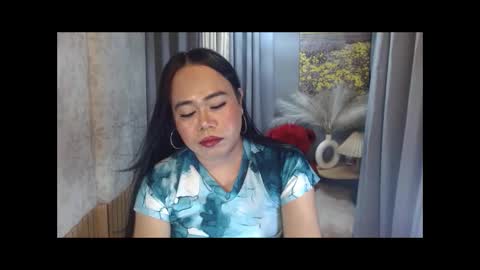 Snapshot of mariposa_911 chatting on 04/21/26, 05:17 LEAH online show from 04/21/26, 05:17