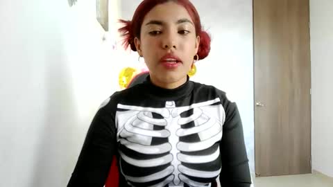 Snapshot of mariposa_skye chatting on 11/11/25, 11:43 Mariposa online show from 11/11/25, 11:43