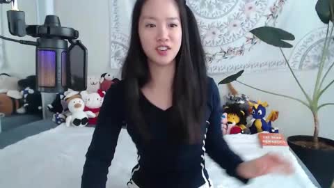 Snapshot of marissapeach chatting on 12/20/25, 02:13 MarissaPeach online show from 12/20/25, 02:13