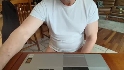 Snapshot of mark48130 chatting on 03/01/25, 03:05 Mark online show from 03/01/25, 03:05