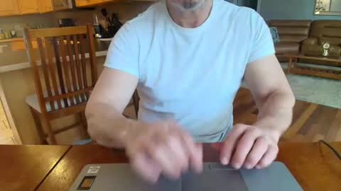Snapshot of mark48130 chatting on 03/07/25, 01:18 Mark online show from 03/07/25, 01:18