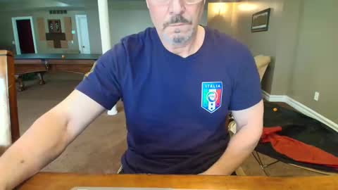 Snapshot of mark48130 chatting on 03/11/25, 01:56 Mark online show from 03/11/25, 01:56